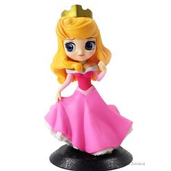 Csipkerózsika Auróra hercegnő jellegű figura baba 12 cm