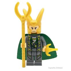 Loki jellegű mini figura jogarral és tőrrel